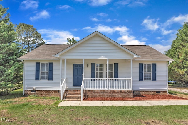 bungalow featuring roof with shingles, crawl space, covered porch, and a front yard