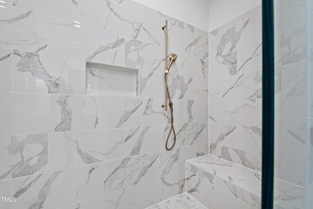 620 Wade Ave Unit 505, Raleigh, NC 27605 - bathroom with a tile shower