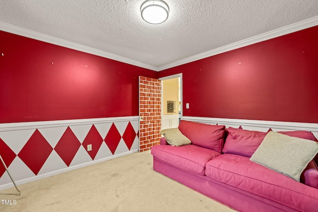 3 Cobble Glen Ct, Durham, NC 27713 - carpeted living room with a wainscoted wall, a textured ceiling, and crown molding