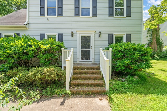 3 Cobble Glen Ct, Durham, NC 27713 - view of front of home featuring a front lawn and roof with shingles
