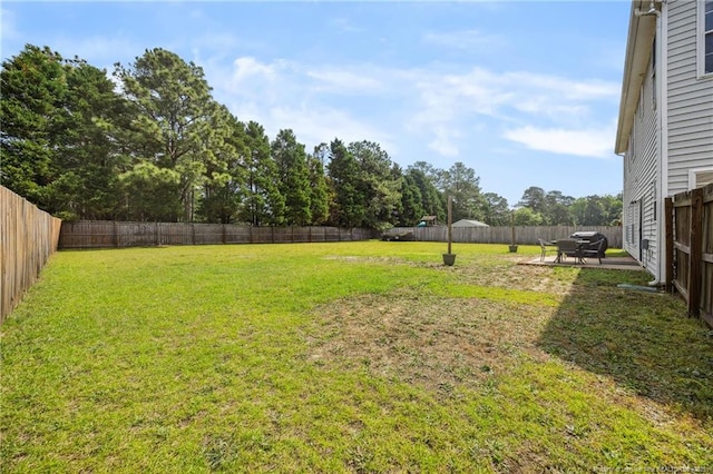 view of yard with a patio