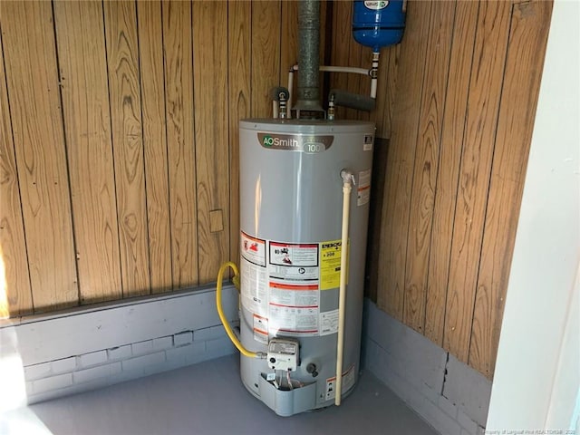4212 Forest View Dr, Fayetteville, NC 28304 - utility room with gas water heater