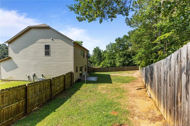 4572 Headwind Dr, Fayetteville, NC 28306 - view of yard