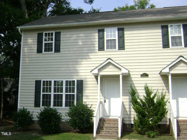 view of front facade