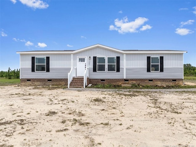 182 Ajax Dr, Saint Pauls, NC 28384 - manufactured / mobile home featuring crawl space