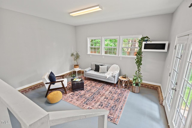 6304 Ansley Ln, Raleigh, NC 27612 - living area with baseboards