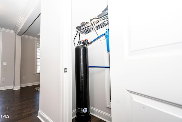 2918 Heirloom Way, Apex, NC 27502 - detailed view of ornamental molding, wood finished floors, and baseboards