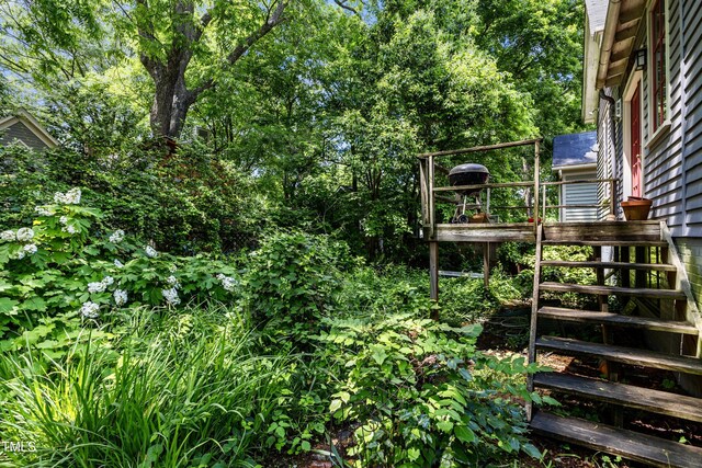 517 N E St, Raleigh, NC 27604 - view of yard featuring stairs