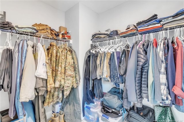 607 Rempstone Ln, Fayetteville, NC 28311 - view of spacious closet