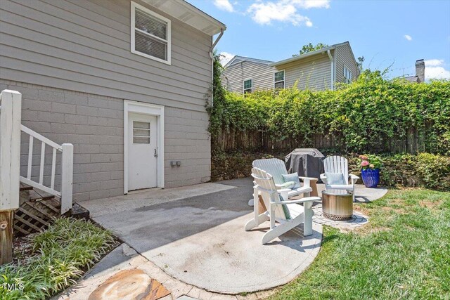 2913 Anderson Dr, Raleigh, NC 27608 - fenced backyard featuring a patio