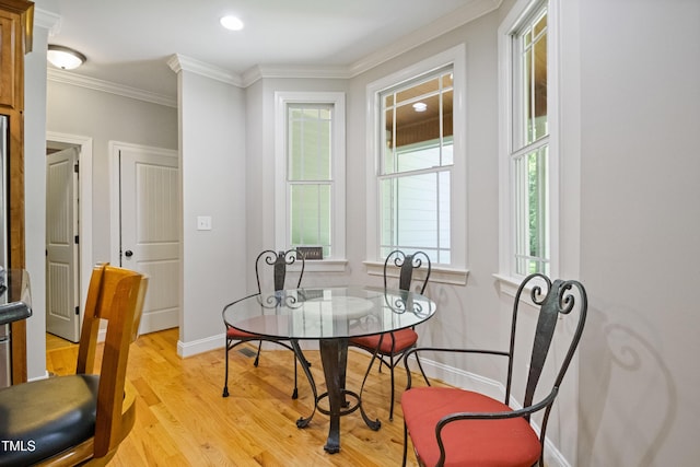 200 Daniel Ridge Ln, Roxboro, NC 27574 - dining room featuring light wood-style flooring, baseboards, ornamental molding, and recessed lighting