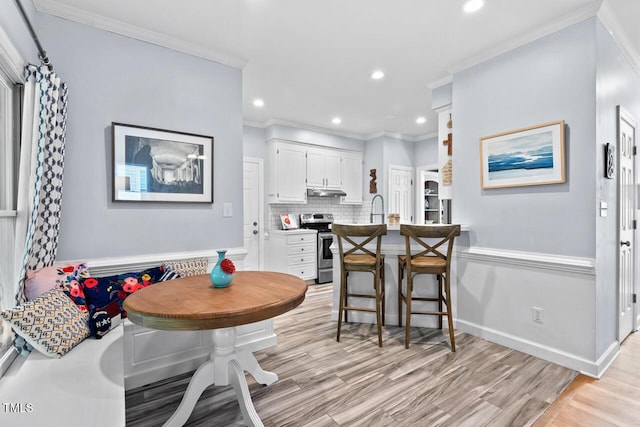 19 Knightsbridge Ct, Durham, NC 27707 - dining space featuring ornamental molding, light wood finished floors, and recessed lighting