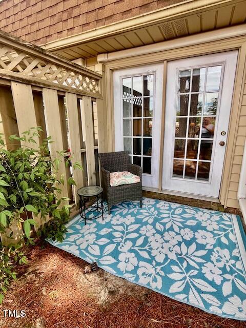 141 Jones Franklin Rd Unit G, Raleigh, NC 27606 - view of patio / terrace