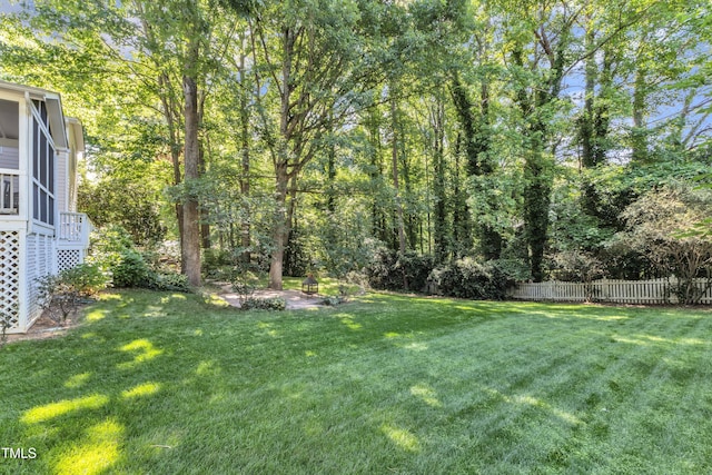 2125 Oakcrest Ct, Raleigh, NC 27612 - view of yard featuring a sunroom