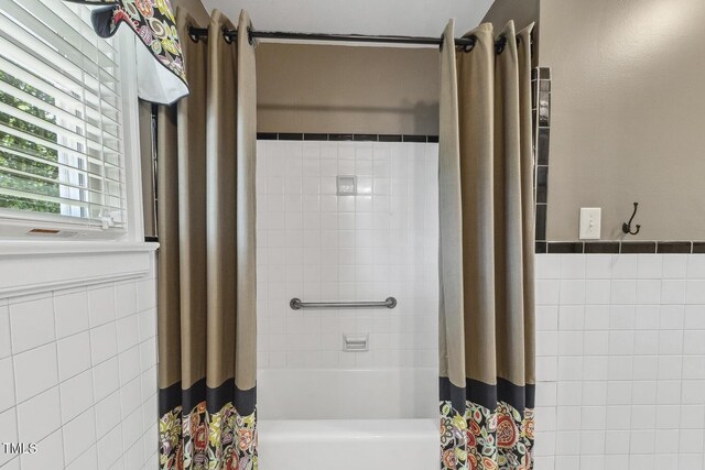 418 S W St, Cary, NC 27511 - bathroom featuring shower / bath combo