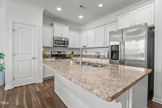 506 Oak Forest View Ln, Wake Forest, NC 27587 - kitchen with stainless steel appliances, a sink, dark wood finished floors, crown molding, and recessed lighting