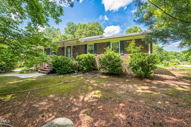 4407 Bromley Dr, Greensboro, NC 27406 - ranch-style house with brick siding