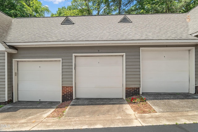 313 Glen Echo Ln Unit J, Cary, NC 27518 - view of garage