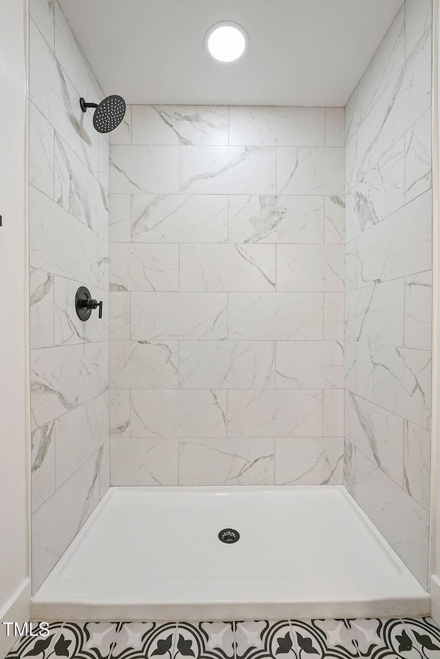 847 E Maple Ln, Fuquay Varina, NC 27526 - bathroom featuring tiled shower