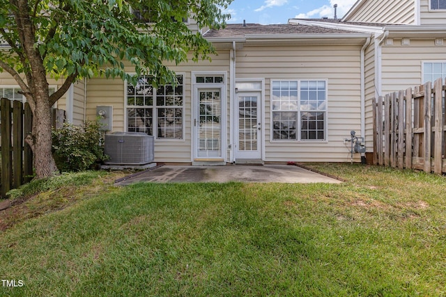 8004 Thrush Ridge Ln, Raleigh, NC 27615 - back of house featuring a fenced backyard and a patio area