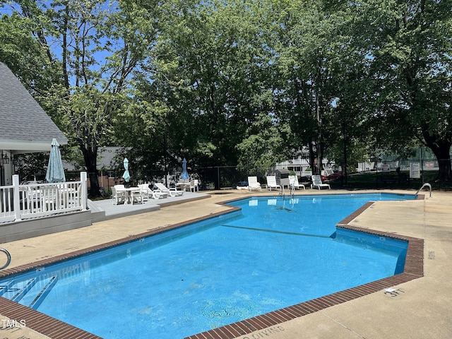 501 Gooseneck Dr Unit B2, Cary, NC 27513 - community pool with a patio