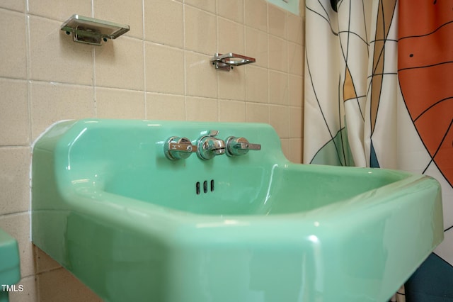 903 W Maynard Ave, Durham, NC 27704 - bathroom view