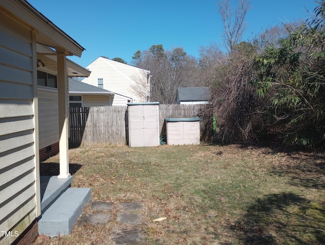 912 Dixie Trl, Raleigh, NC 27607 - view of yard