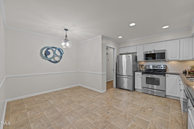6925 Valley Lake Dr, Raleigh, NC 27612 - photo 10