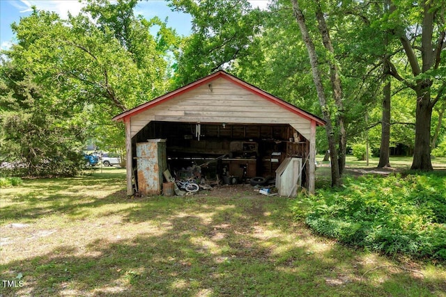 903 Nicholas St, Henderson, NC 27536 - view of pole building with a lawn