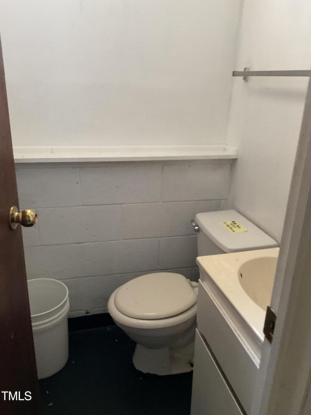 1403 S Roxboro St, Durham, NC 27703 - bathroom with vanity and toilet