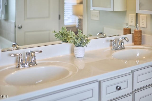 808 Historian St, Raleigh, NC 27603 - full bath featuring double vanity