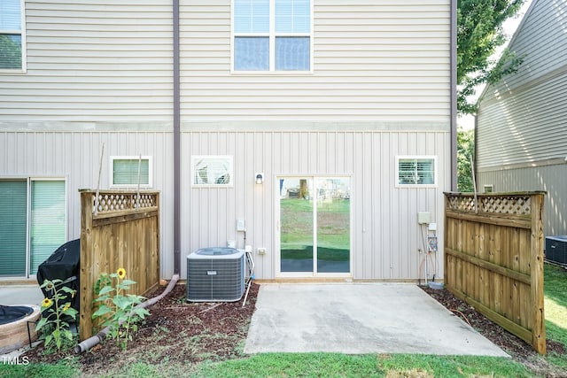2808 Carter Finley Pl, Raleigh, NC 27606 - rear view of property featuring a patio area