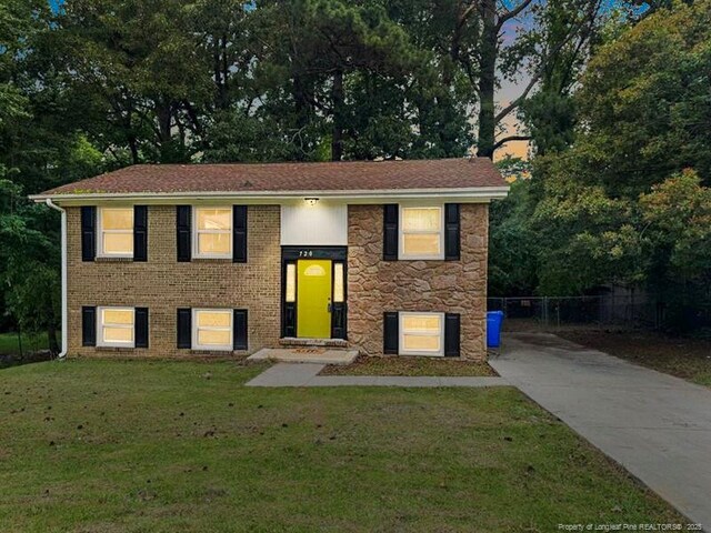 720 Burgoyne Dr, Fayetteville, NC 28314 - photo 1