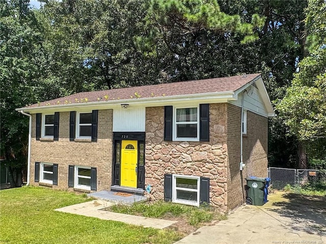 720 Burgoyne Dr, Fayetteville, NC 28314 - photo 4