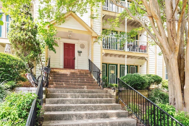 2010 Quaker Lndg Unit 102, Raleigh, NC 27603 - property entrance with a balcony