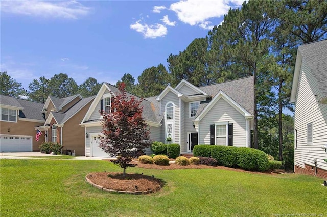 15 London Way, Spring Lake, NC 28390 - traditional-style house featuring a front lawn