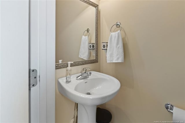 15 London Way, Spring Lake, NC 28390 - view of bathroom