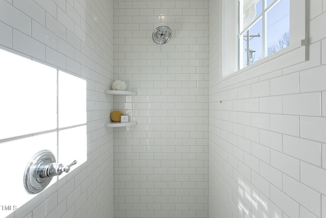 1514 W Knox St, Durham, NC 27705 - bathroom featuring a tile shower