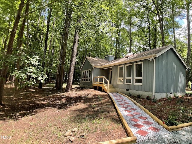 102 Pebble Ct, Chapel Hill, NC 27516 - view of front facade featuring crawl space and a shingled roof