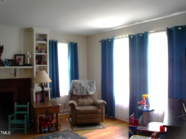 1809 S Garnett Ext, Henderson, NC 27536 - living room featuring wood finished floors