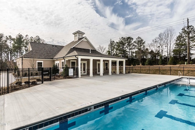 604 Craftsman Ridge Trl, Knightdale, NC 27545 - community pool with a patio