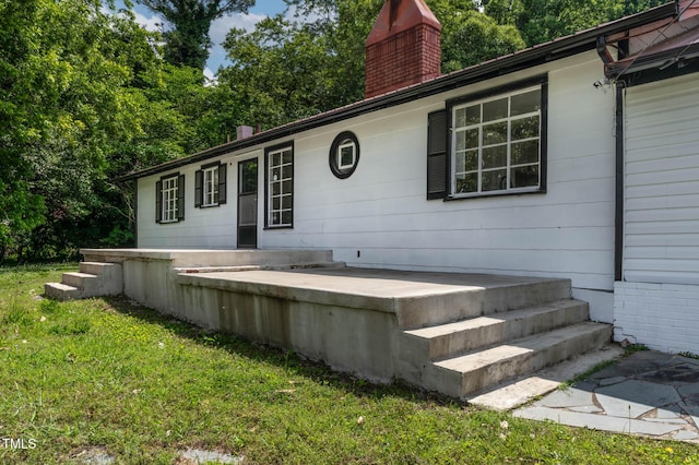 519 W Raleigh St, Siler City, NC 27344 - deck with a lawn