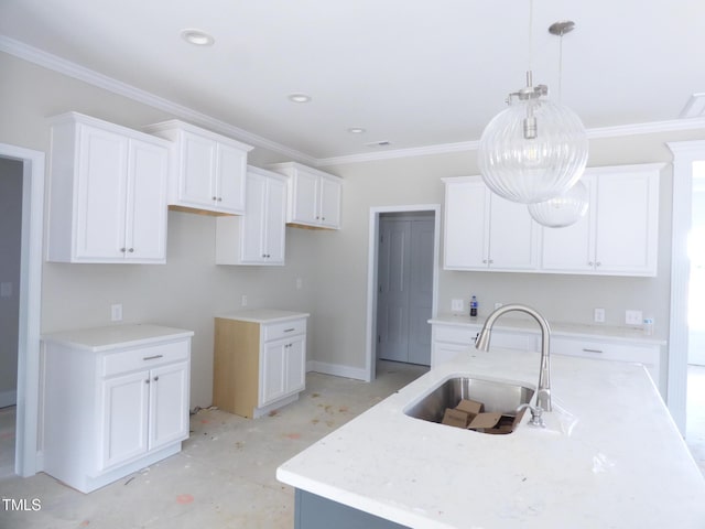 788 Shade Tree Rd, Benson, NC 27504 - kitchen featuring a sink, ornamental molding, a kitchen island with sink, white cabinets, and recessed lighting