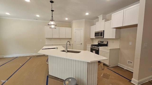 109 Drew St, Louisburg, NC 27549 - kitchen with appliances with stainless steel finishes, a sink, backsplash, baseboards, and recessed lighting