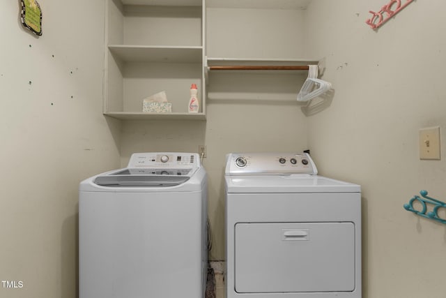 1 Gatesway Ct, Durham, NC 27707 - laundry area with washing machine and dryer