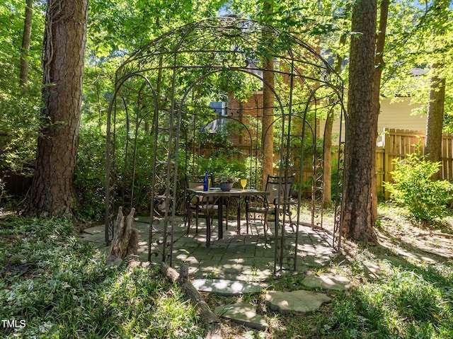 1 Gatesway Ct, Durham, NC 27707 - view of yard featuring a patio