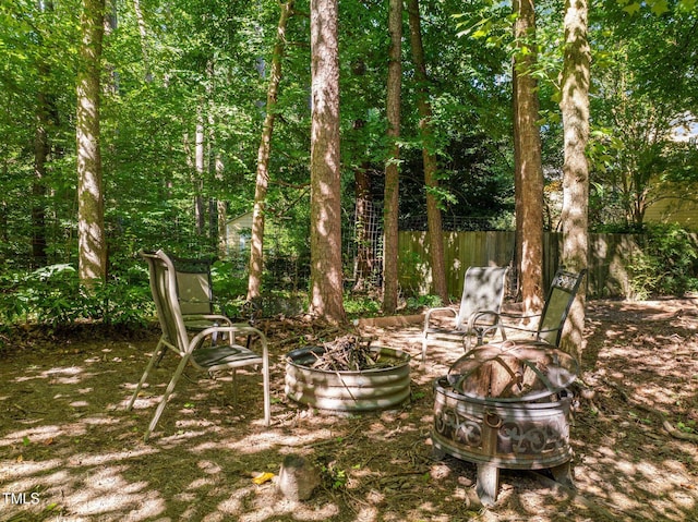 1 Gatesway Ct, Durham, NC 27707 - view of yard featuring an outdoor fire pit
