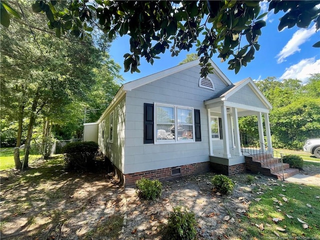 1007 Jenkins St, Lumberton, NC 28358 - view of front of house with crawl space