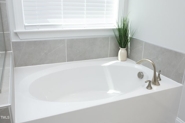 609 Ramsours Mill Dr, Holly Springs, NC 27540 - full bath featuring a garden tub