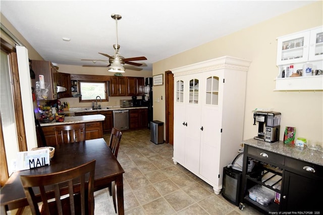4207 Aldwych St, Lumberton, NC 28358 - dining space with ceiling fan